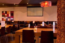 The Lounge Hotel - Accommodation QLD 2