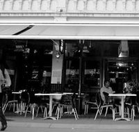Benny's Bar  Cafe - Accommodation QLD