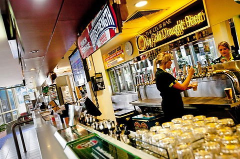 The Palmerston Sports Club Inc - Accommodation QLD 1