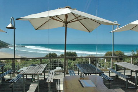 Wye Beach Hotel - Accommodation QLD 4