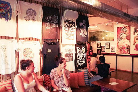 Honky Tonks - Accommodation QLD 5