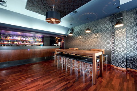 Kremlin Bar - Accommodation QLD 2