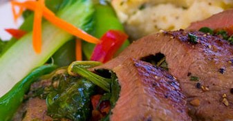 Reef Hotel - Accommodation QLD 1