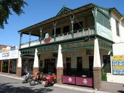 Shamrock Hotel Alexandra - Accommodation QLD 0