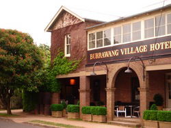 Burrawang Village Hotel - Accommodation QLD 0