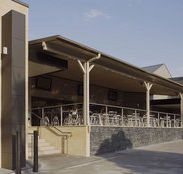 Three Swallows Hotel - Accommodation QLD