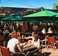 The Beach Hotel - Accommodation QLD