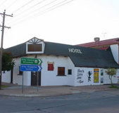 Black Lion Inn Hotel - Accommodation QLD