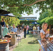 The Edinburgh Hotel and Cellars - Accommodation QLD