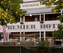 Premier Hotel - Accommodation QLD 0