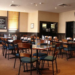 Victoria Inn - Accommodation QLD 1