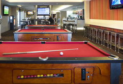Three Swallows Hotel - Accommodation QLD 2