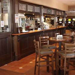 Victoria Inn - Accommodation QLD 2