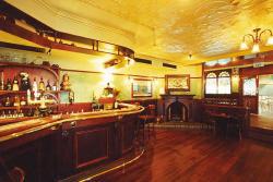 Willie McBrides Irish Bar - Accommodation QLD 2