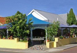 Georges Meze - Accommodation QLD 2