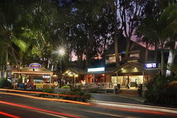 Apres Beach Bar & Grill - Palm Cove - Accommodation QLD 3