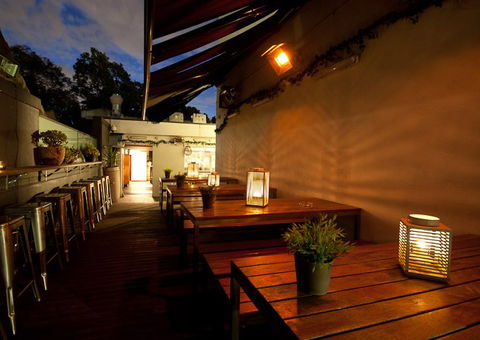 White Horse Hotel - Accommodation QLD 3