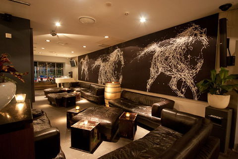 White Horse Hotel - Accommodation QLD 5