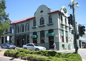 Greensborough Hotel - Accommodation QLD 3