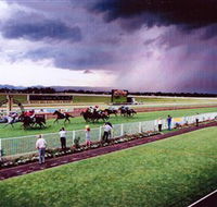 Hawkesbury Race Club - Accommodation QLD