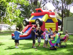 Pinjarra Race Club - Accommodation QLD 1