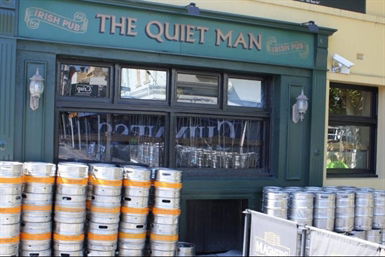 The Quiet Man Irishman Pub - Accommodation QLD 0