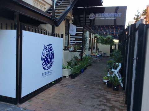 Italian RSL - Accommodation QLD 0