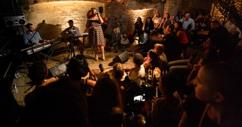 Play Bar - Accommodation QLD 1