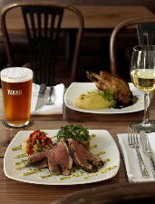 Harts Pub - Accommodation QLD 2