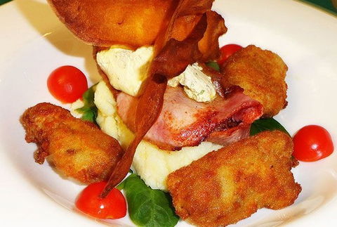 Elements Restaurant - Accommodation QLD 3
