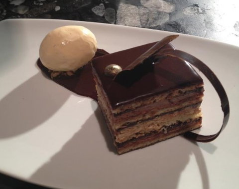 Steel Bar & Grill - Accommodation QLD 4