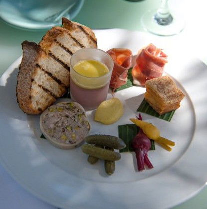 Le Bistro Rivage - Accommodation QLD 1