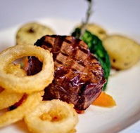 Grumpys Barefoot Bar Steak  Seafood Grill - Accommodation QLD