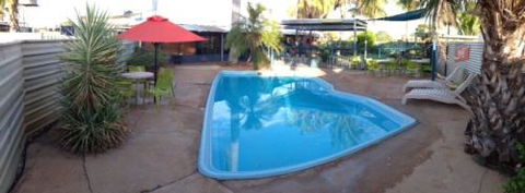Devils Marbles Hotel–Wauchope - Accommodation QLD 3