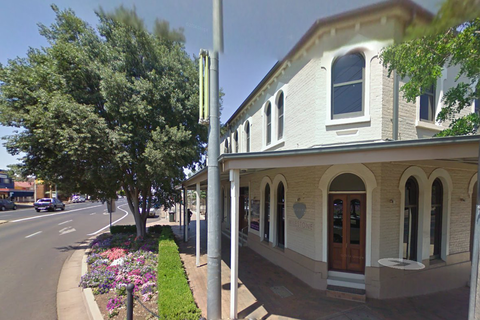 Milestone Hotel - Accommodation QLD 1