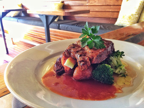 Ocean Shores Tavern - Accommodation QLD 2