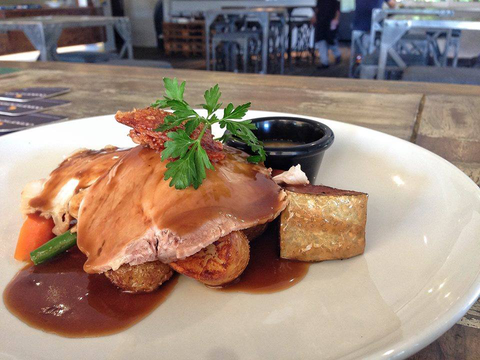 Ocean Shores Tavern - Accommodation QLD 3