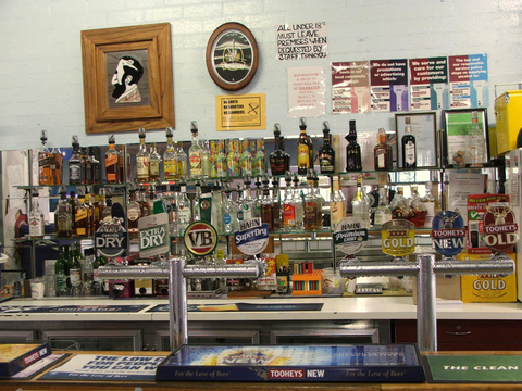 Old Bar Tavern - Accommodation QLD 2