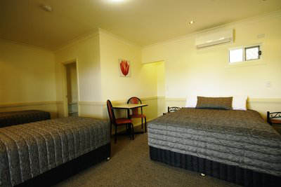 Park Avenue Hotel-Motel - Accommodation QLD 1