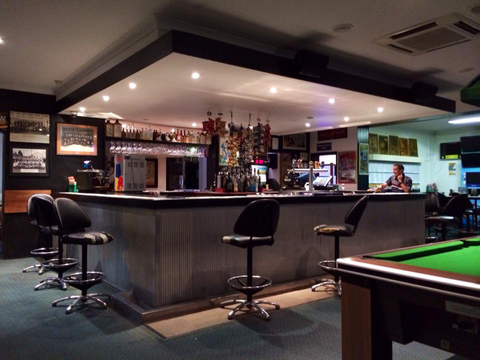 Queens Arms Hotel - Accommodation QLD 4