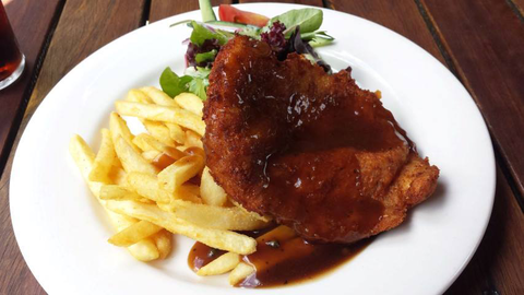 Railway Hotel - Accommodation QLD 3