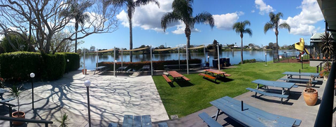 Smithtown Riverview Hotel - Accommodation QLD 2