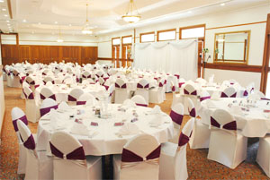 The Grand Hotel - Accommodation QLD 3