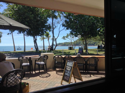 The Marlin Bar - Accommodation QLD 2