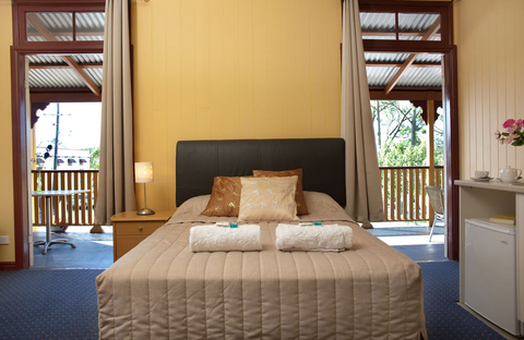 Yandina Hotel - Accommodation QLD 1