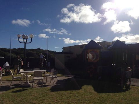 Ocean Grove Hotel - Accommodation QLD 1