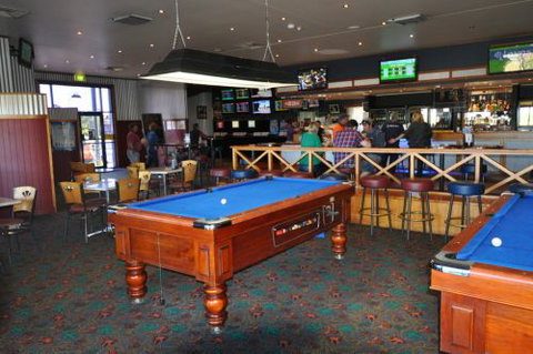 Westbrook Tavern - Accommodation QLD 3