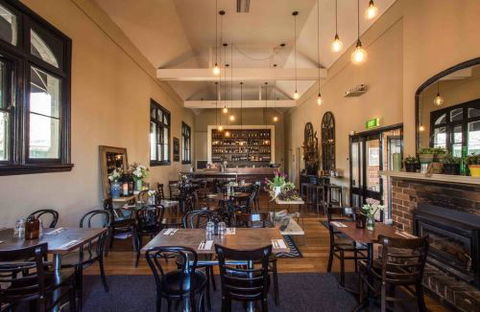 Union Bank Wine Bar - Accommodation QLD 0