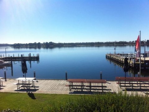 Metung Hotel - Accommodation QLD 1