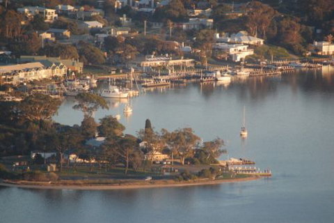 Metung Hotel - Accommodation QLD 2